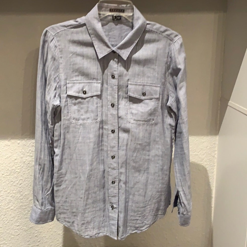 Theory blue/white pin stripes blouse. M